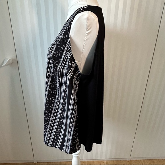 Lane Bryant black and white sleeveless blouse Size 16 - Picture 2 of 7